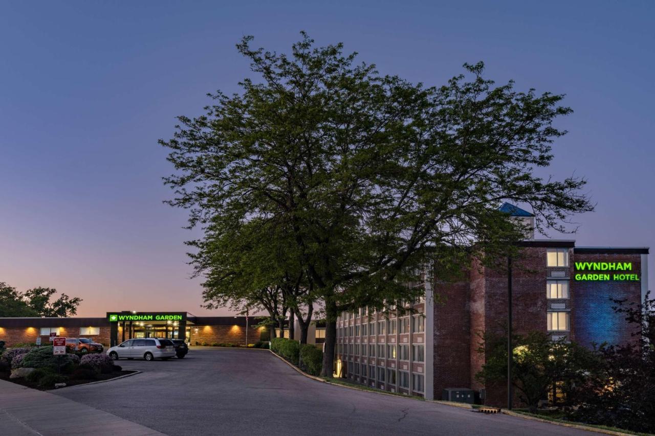 Wyndham Garden Kenosha Harborside Hotel Exterior photo