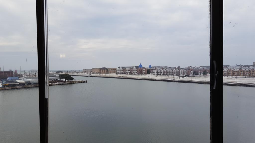 Wyndham Garden Kenosha Harborside Hotel Exterior photo